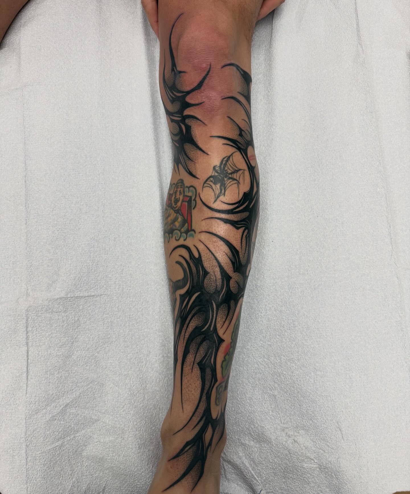 Tattoo by @tattedbycamryn โ tribal