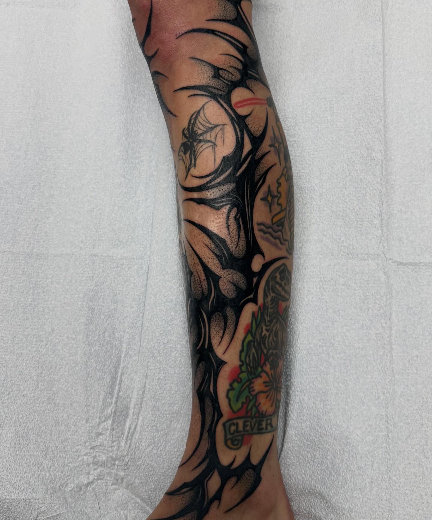 Abstract design American traditional tattoo on the forearm by ℭ𝔞𝔪𝔯𝔶𝔫, Englishtown, New Jersey