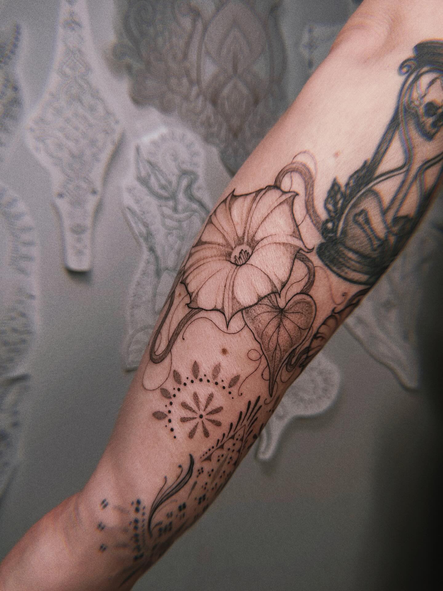 Tattoo by @mushrooomqueen — dotwork, black_and_grey