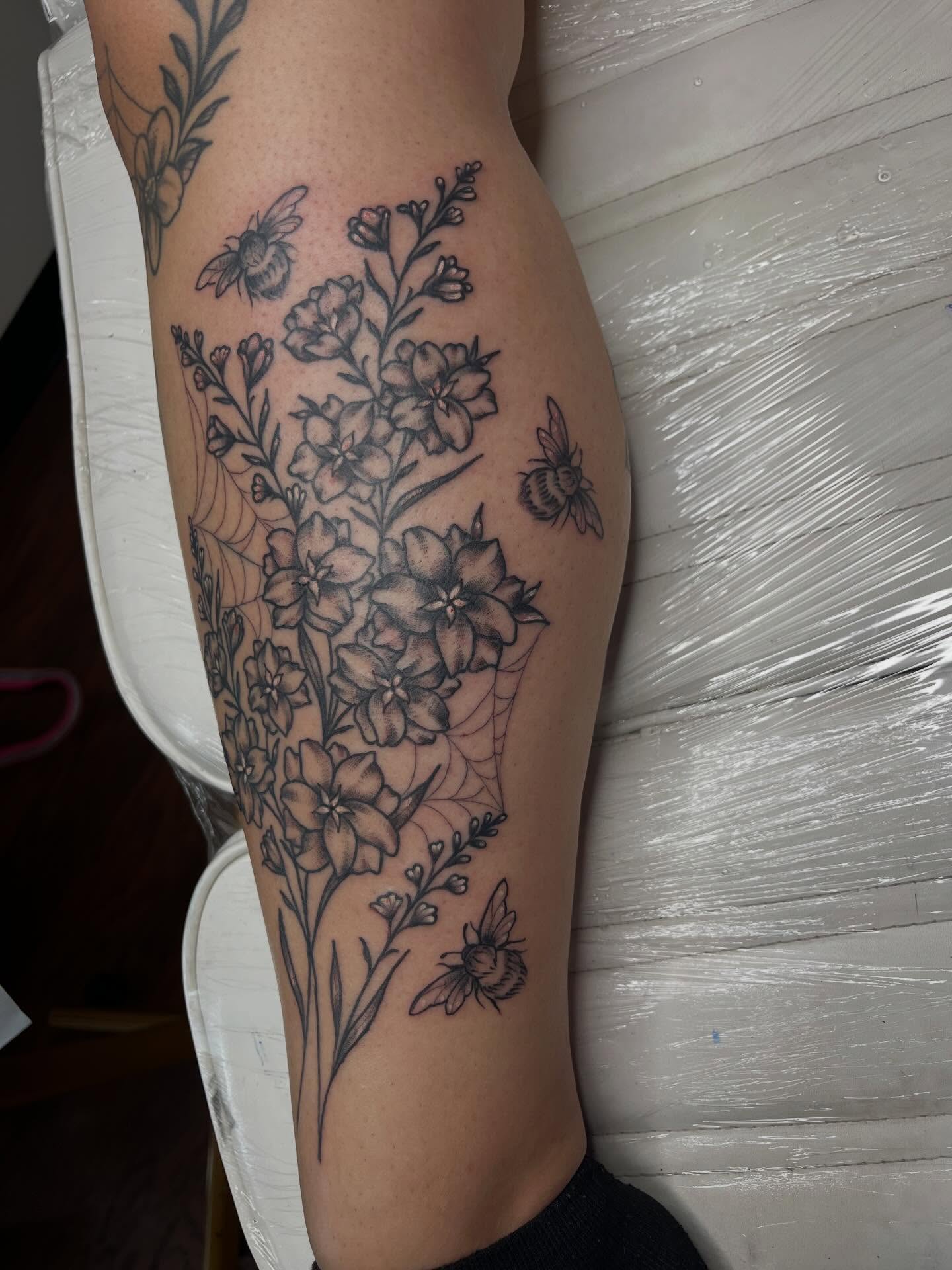 Tattoo by @jesscorinnetattoo — black_and_grey