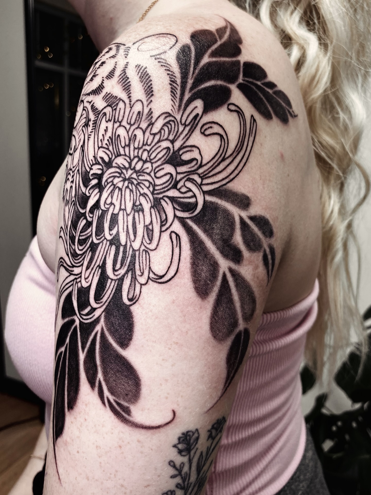 Tattoo by @pukeonmemilo — black_and_grey
