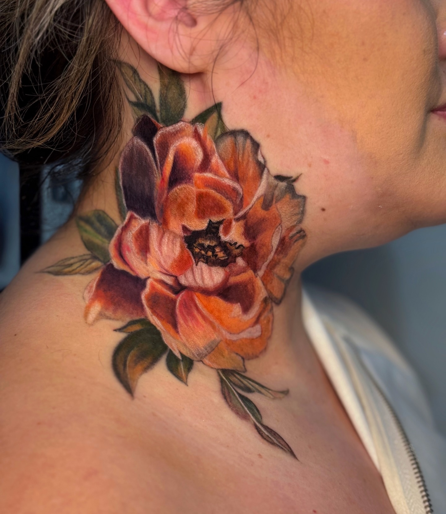 Peony realism tattoo on the neck by 𝕀𝕣𝕚𝕤 𝔸𝕣𝕖𝕝𝕝𝕒𝕟𝕠