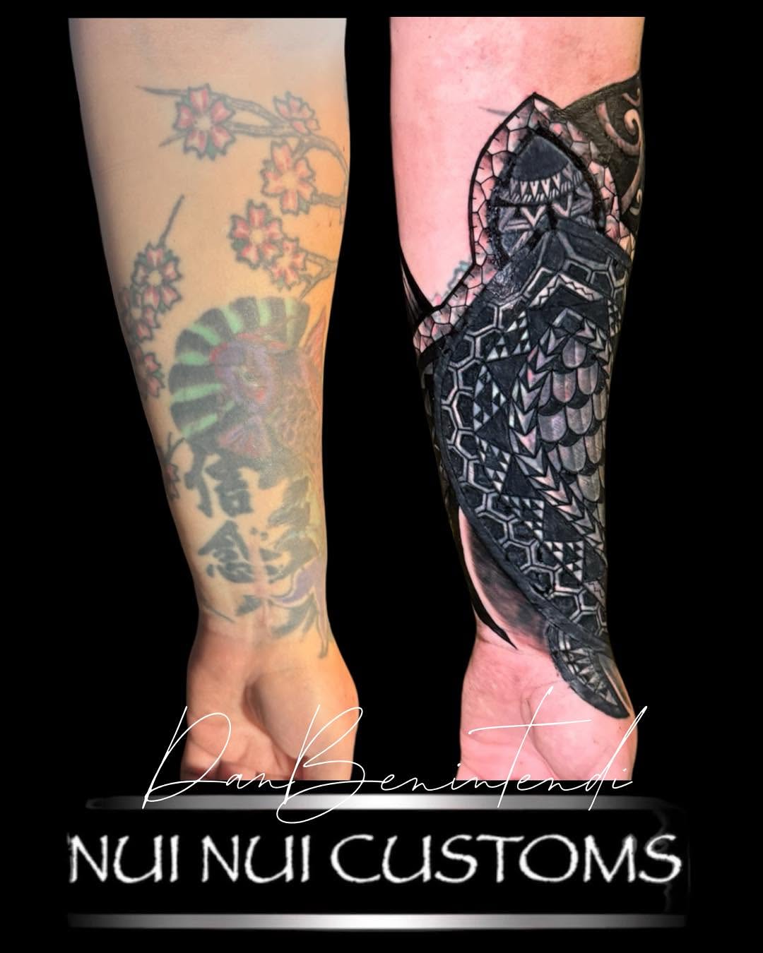 Turtle geometric tattoo on the calf by Dan Benintendi l Polynesian Tattoo, Fort Worth, Texas