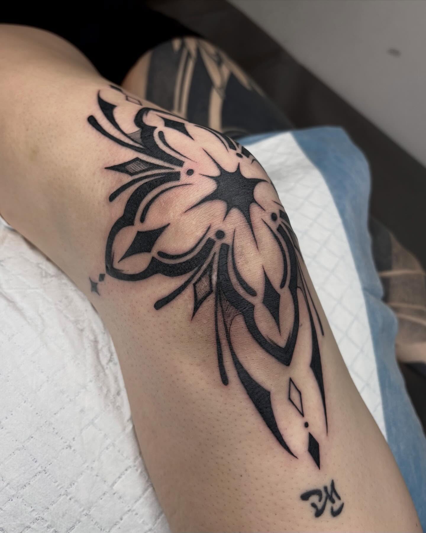 Tattoo by @codeblackink โ tribal