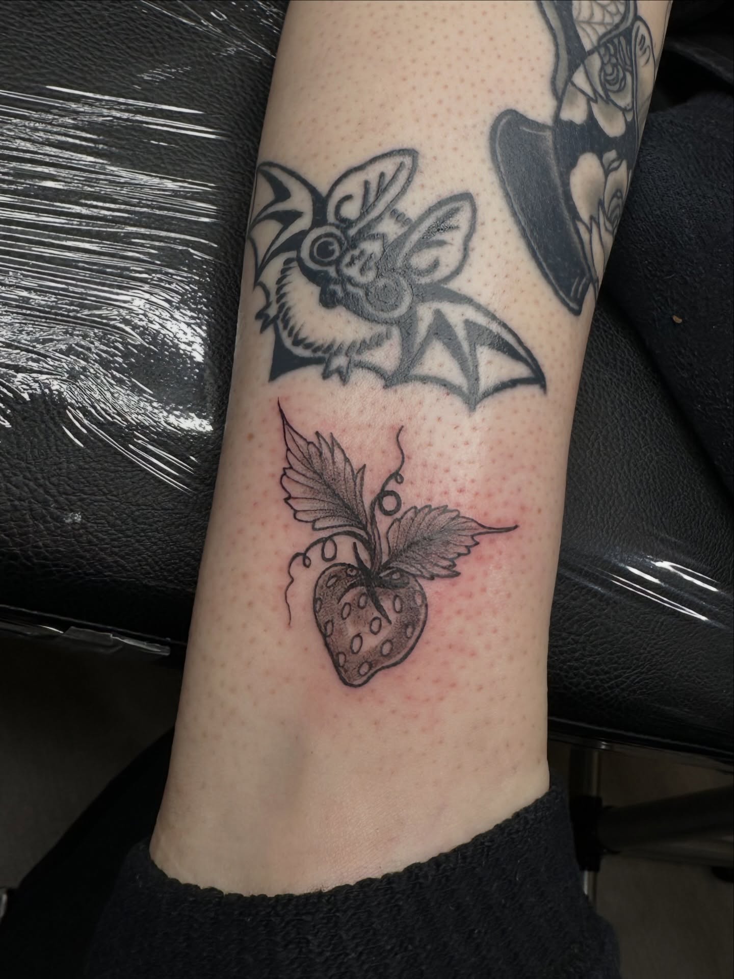 Tattoo by @obsidian_rabbit — black_and_grey