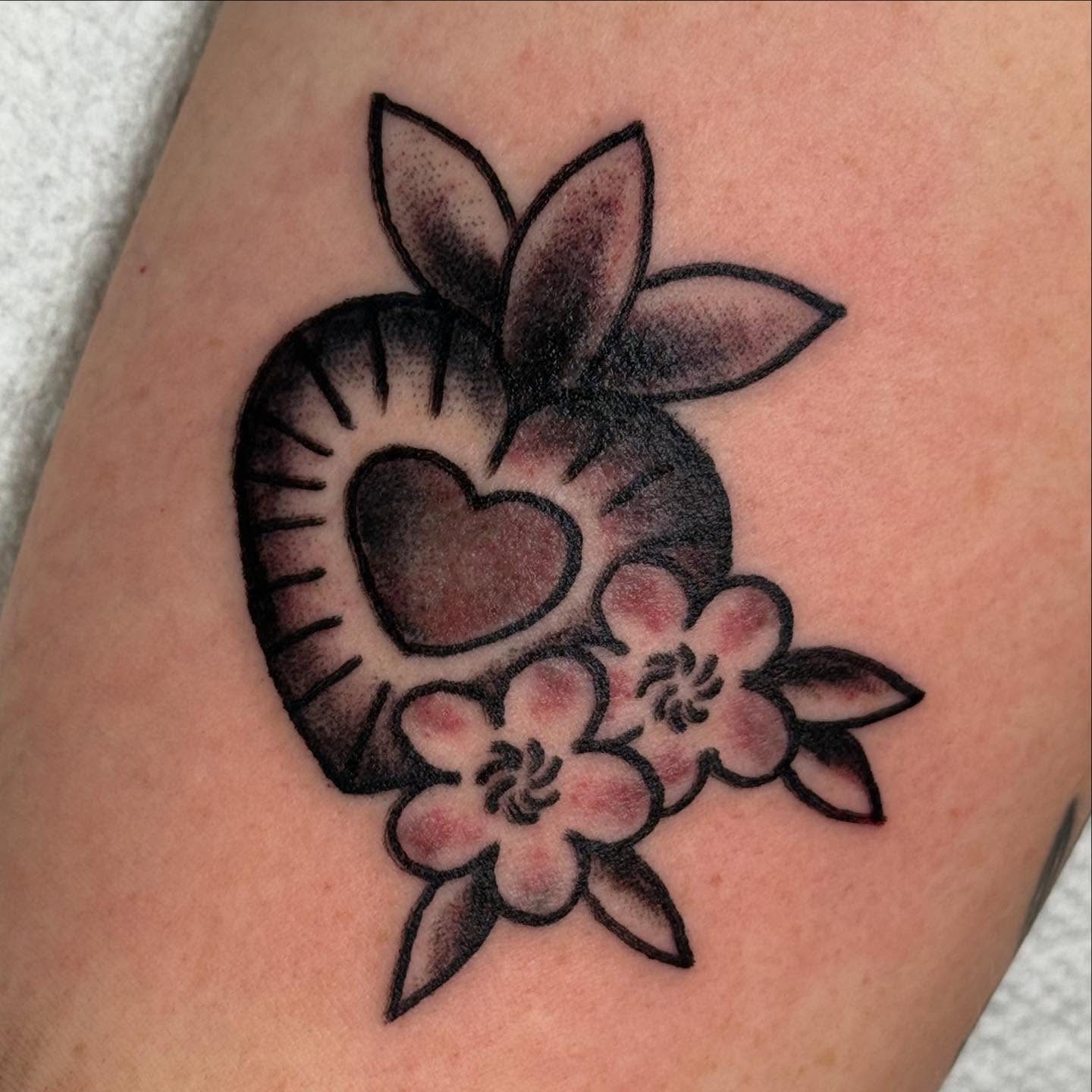 Tattoo by @lindsayloutat2 — black_and_grey