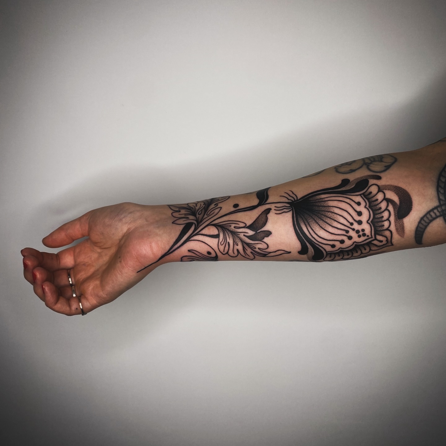 Tattoo by @bimtxtt — black_and_grey