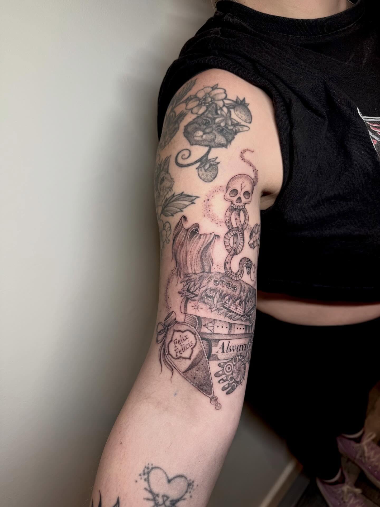 Tattoo by @emmaloutattooxx — black_and_grey