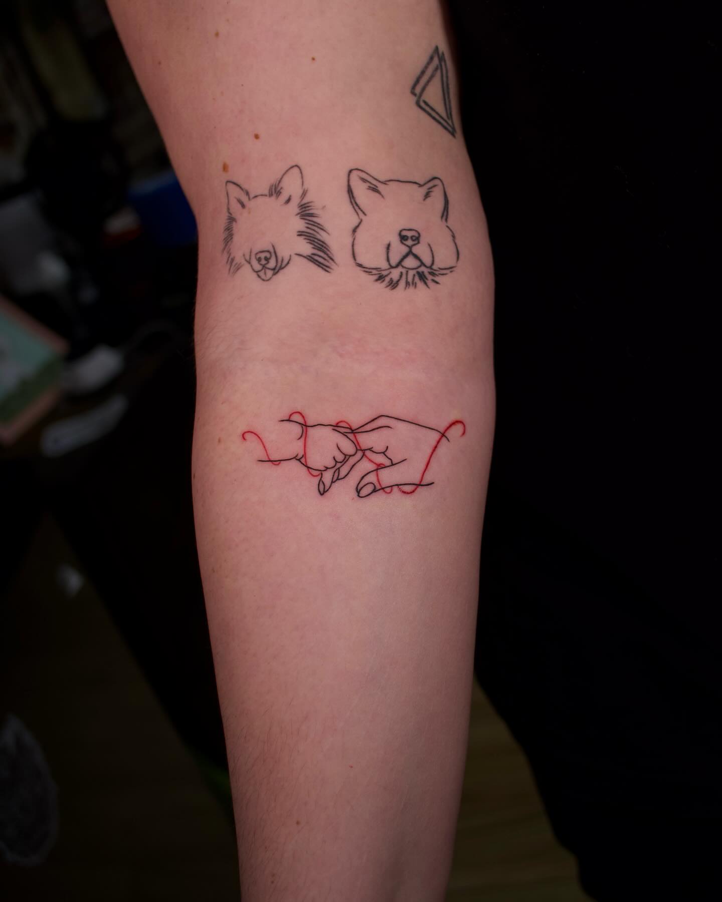Tattoo by @julinestattoo — fine_line, minimalist