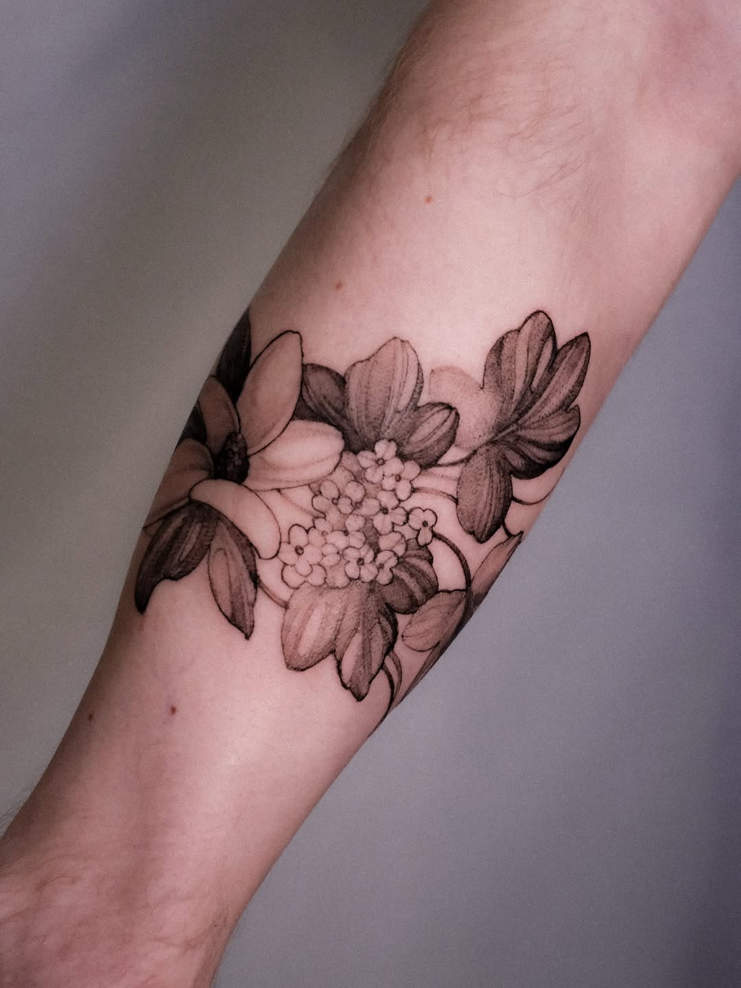 Tattoo by @zozutattoo — black_and_grey, realism