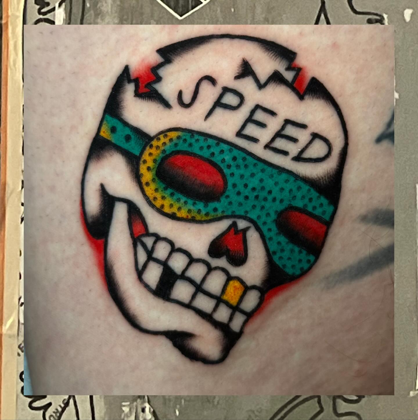 Skull with goggles American traditional tattoo on the forearm by ★ eliza rodriguez🇲🇽 ★