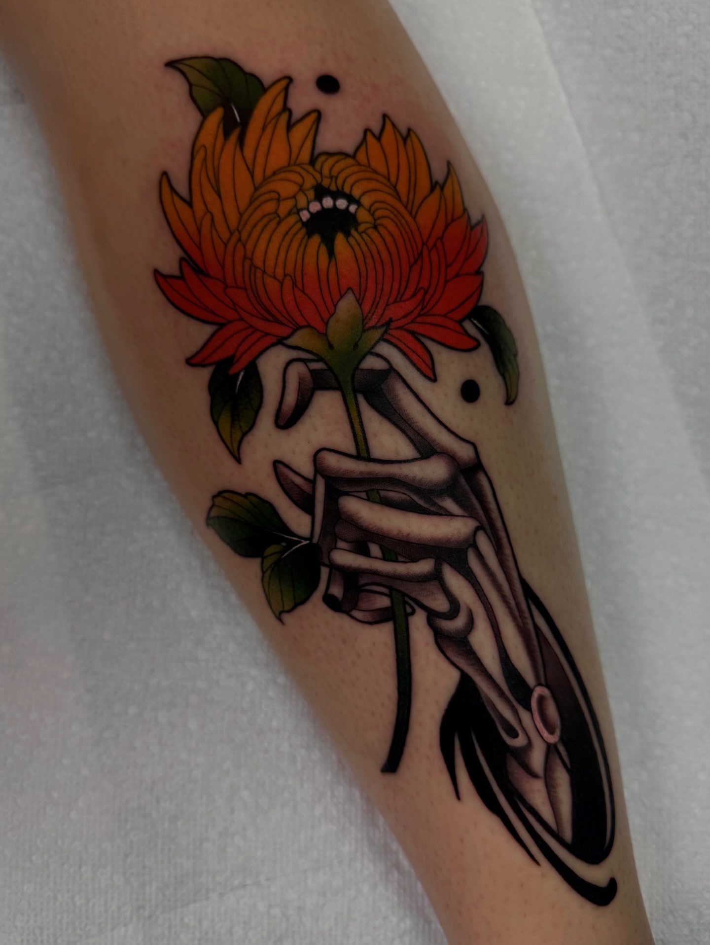 Sunflower neo-traditional tattoo on the forearm by Sacramento Tattoos (Ilona)