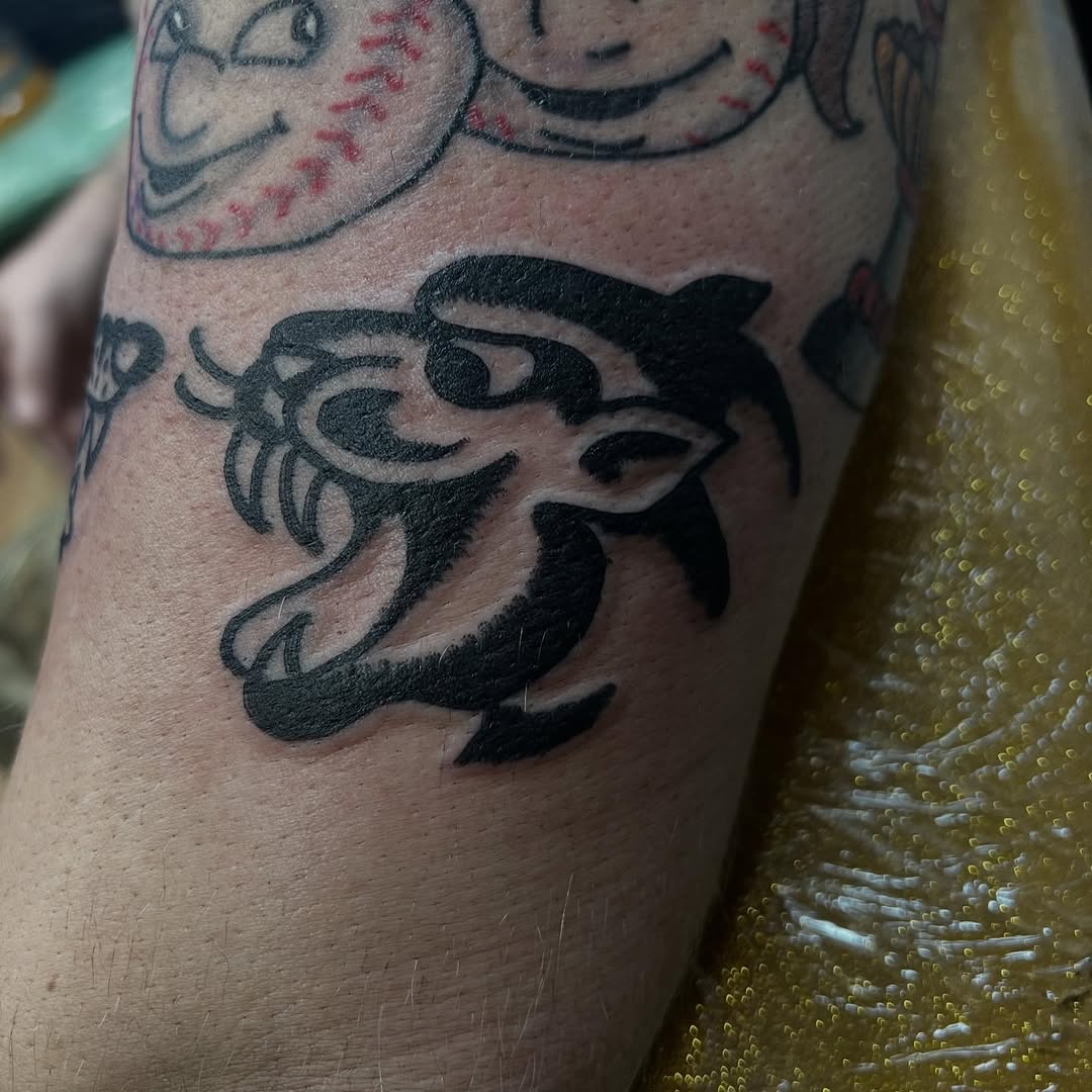 Tattoo by @mikeychestnuts — blackwork