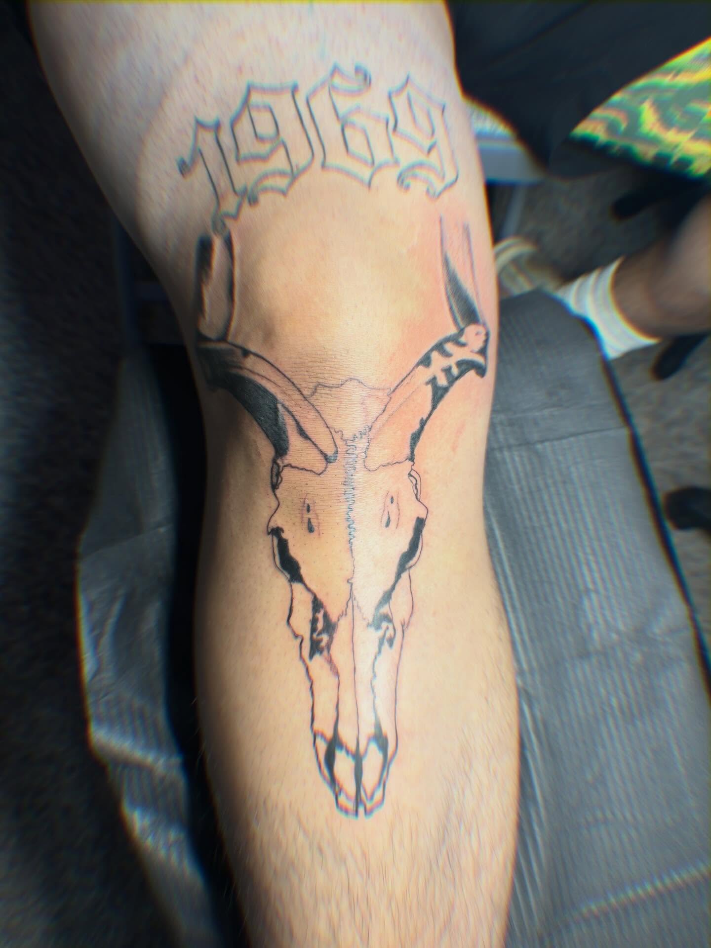 Tattoo by @alan__mxrtinez — black_and_grey