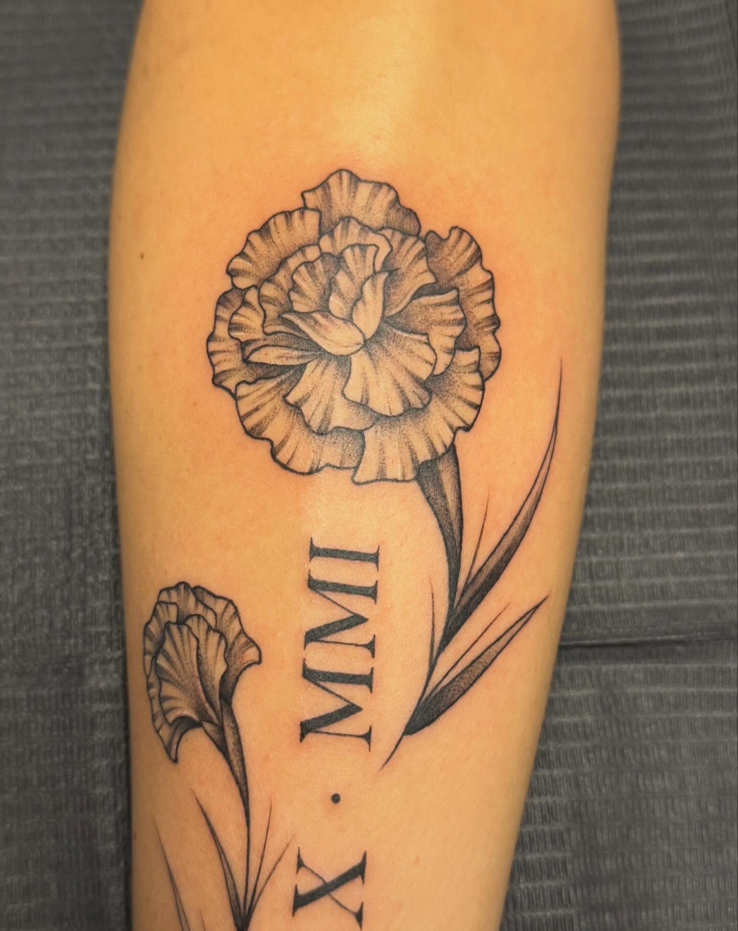 Tattoo by @bellalouisetattoo — black_and_grey