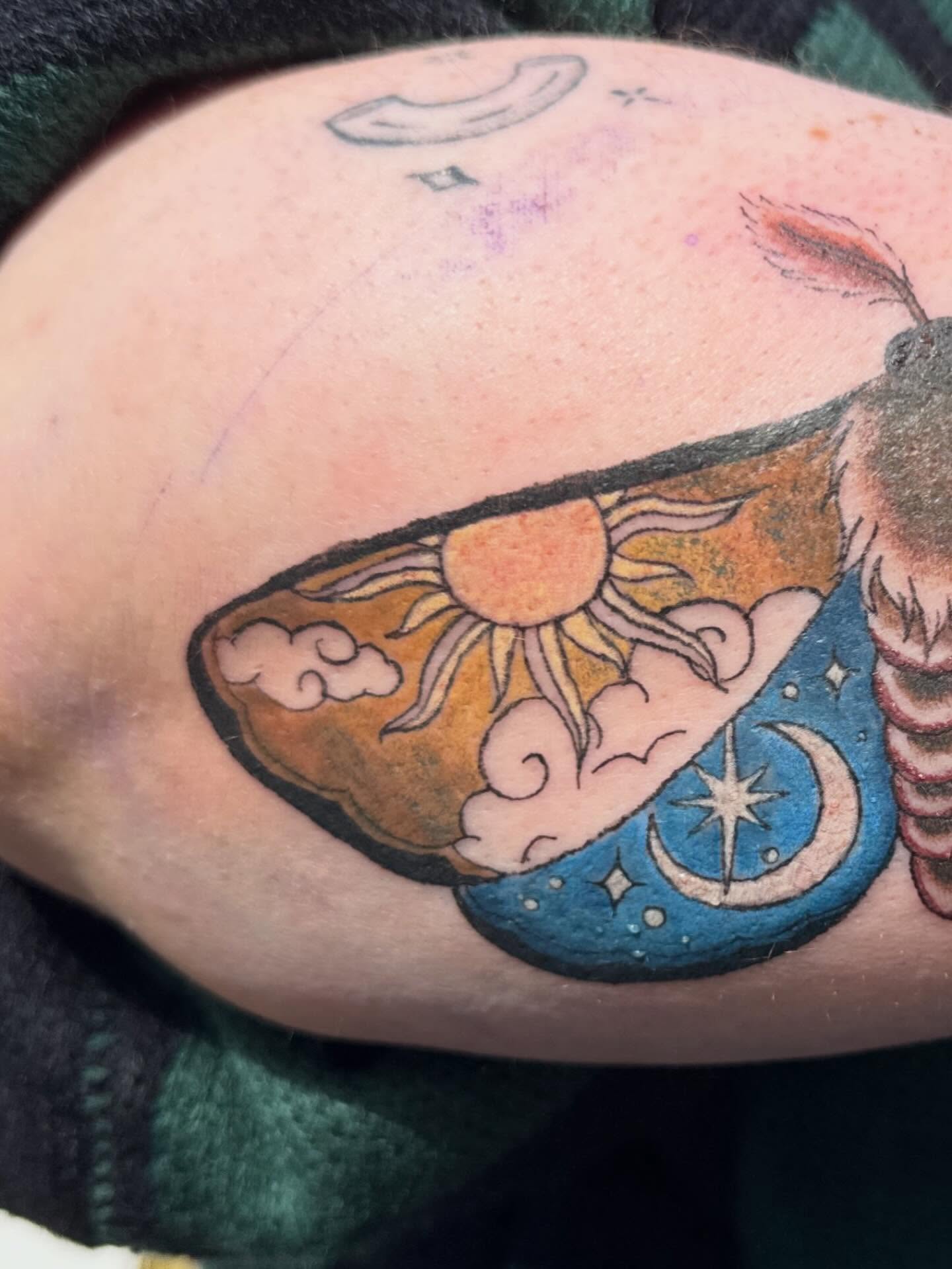 Tattoo by @tat2desirez β new_school