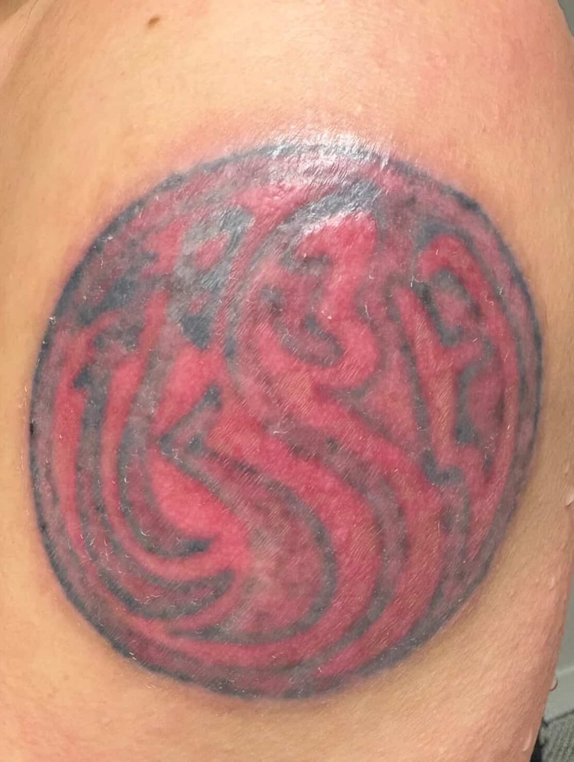 Dragon neo-traditional tattoo on the shoulder by Pᴇɪɢʜᴛᴏɴ "Fʟᴀsʜ", Phoenix, Arizona