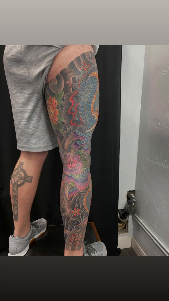 Tattoo by @ei_horimiyatattoo — japanese_irezumi, black_and_grey
