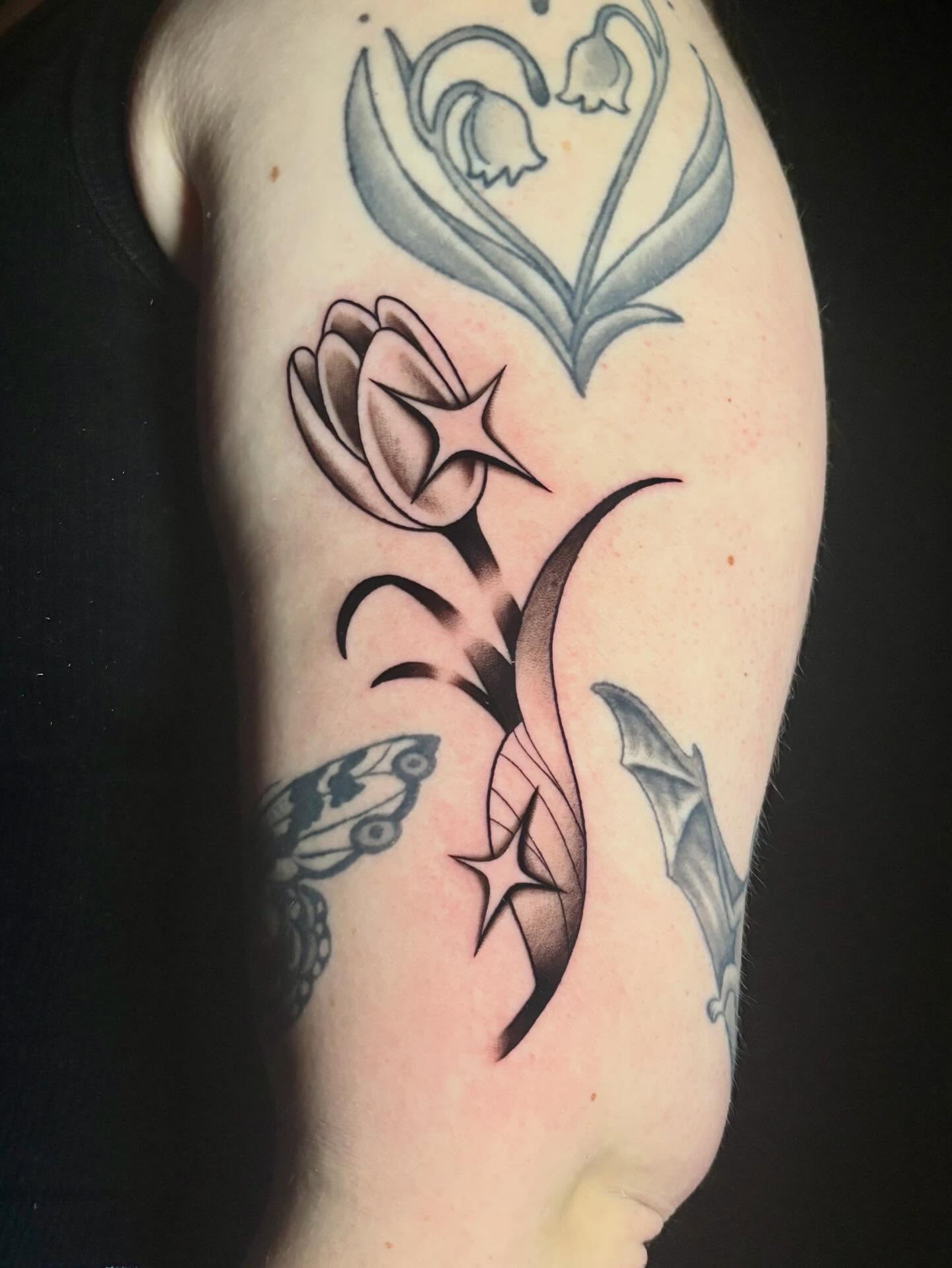 Tattoo by @ugghhhkylie β black_and_grey