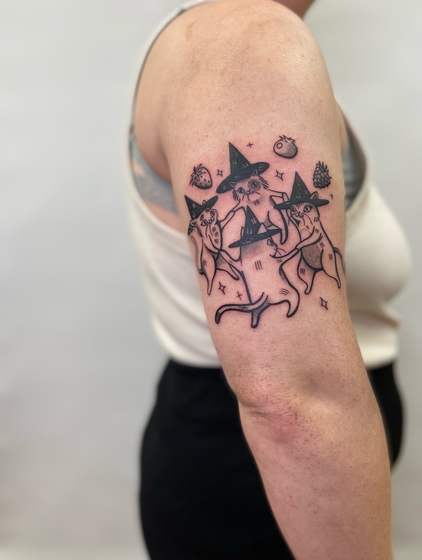 Tattoo by @cathbraungrenier — black_and_grey