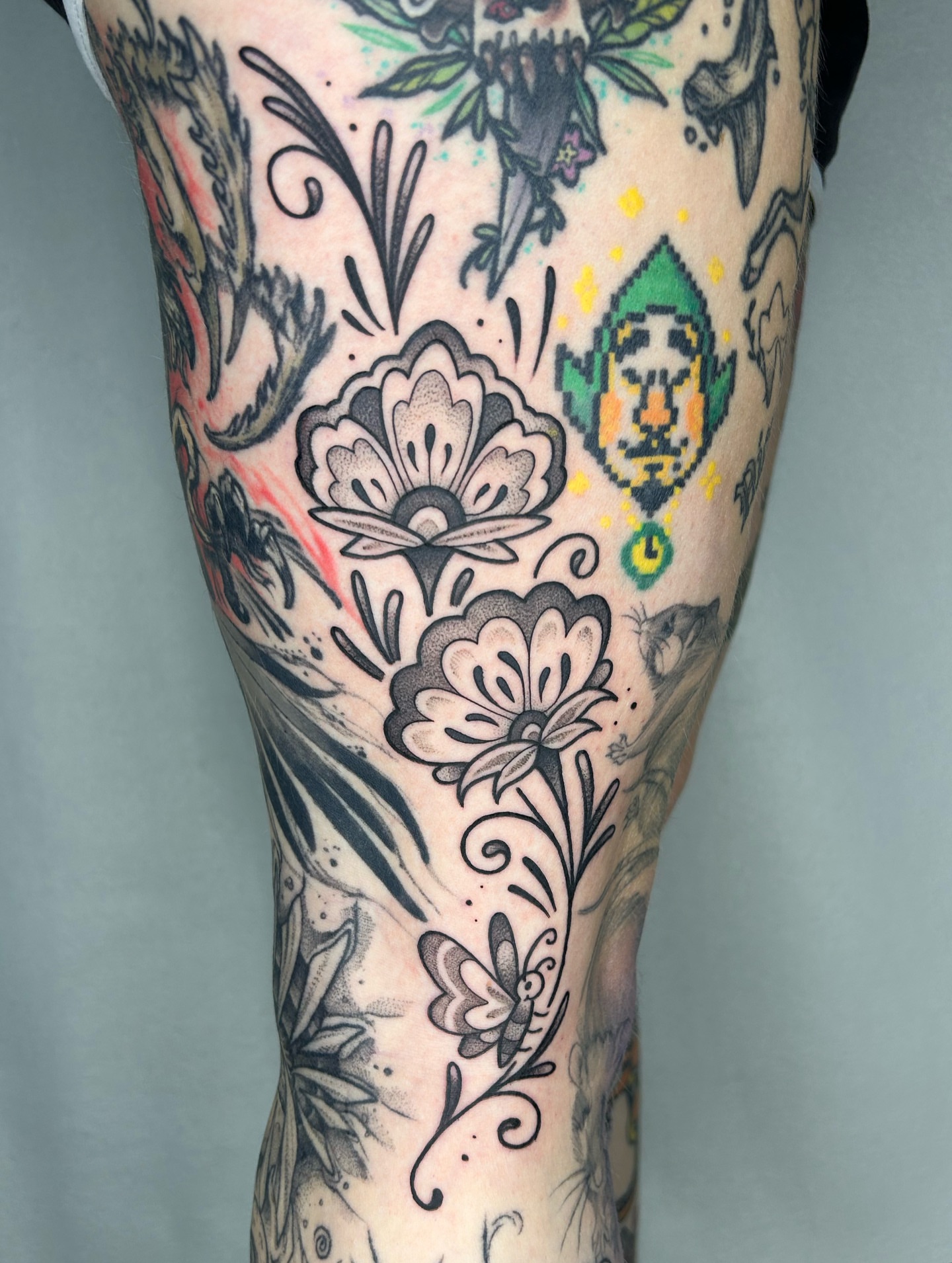 Tattoo by @cicadanymph — american_traditional, dotwork