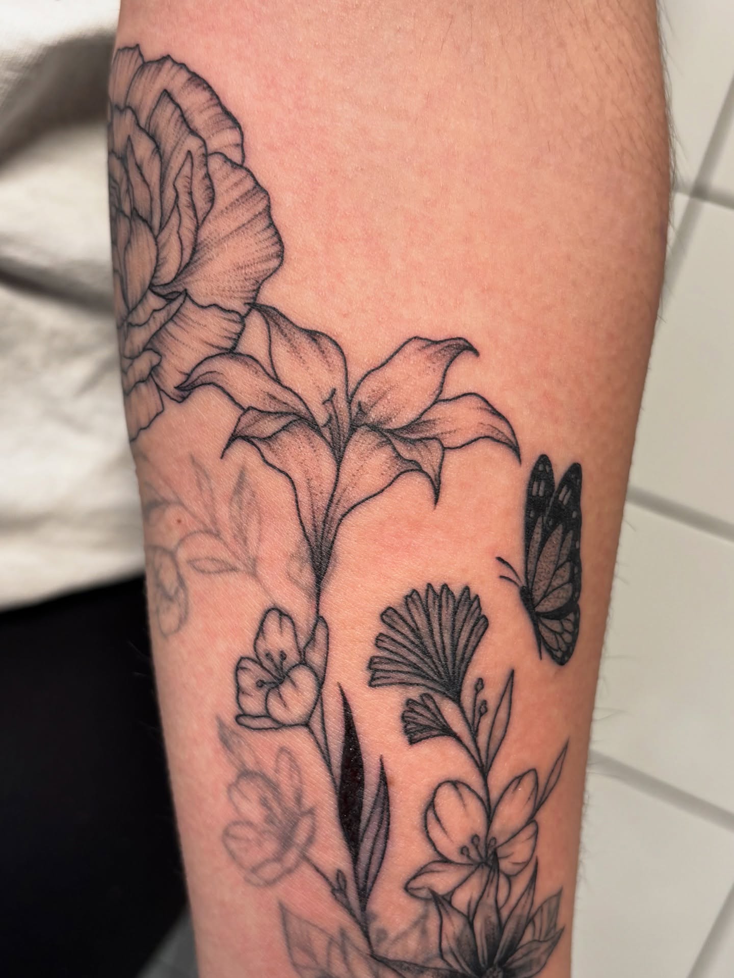 Tattoo by @daynatattoos — black_and_grey