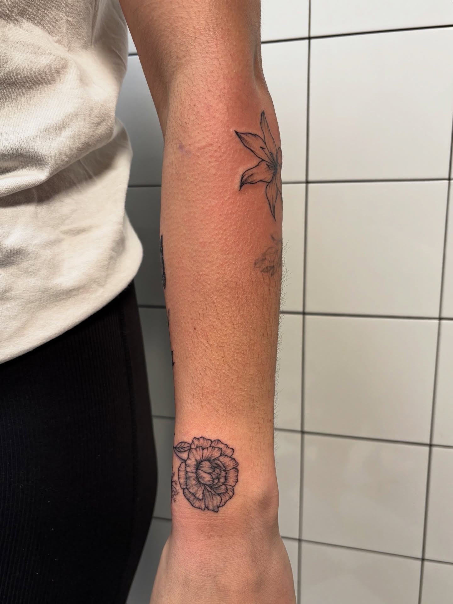 Tattoo by @daynatattoos — black_and_grey