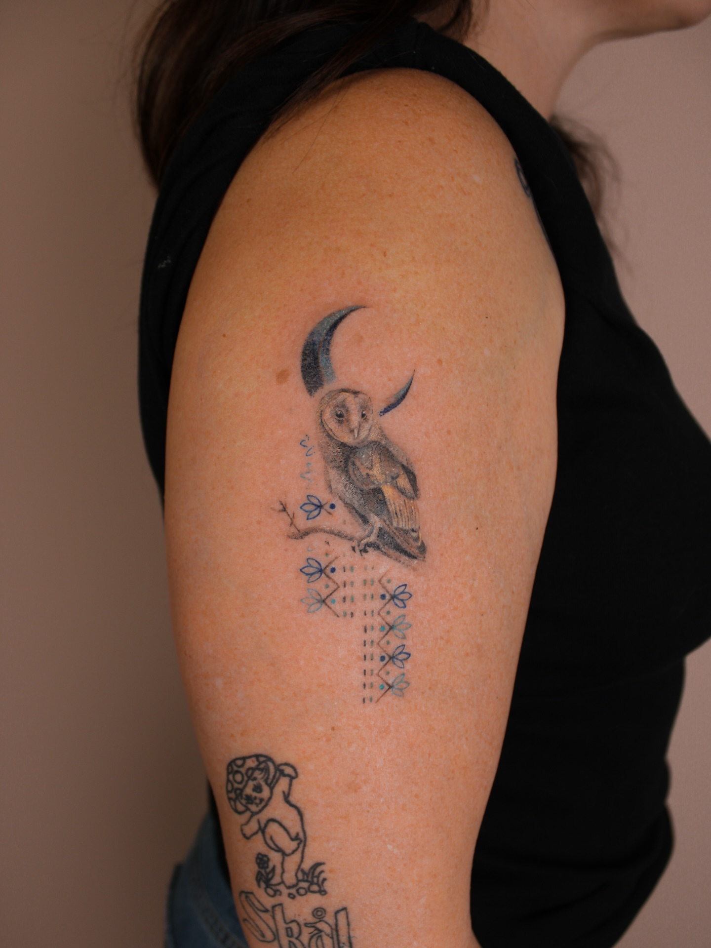 Tattoo by @miikasche — black_and_grey