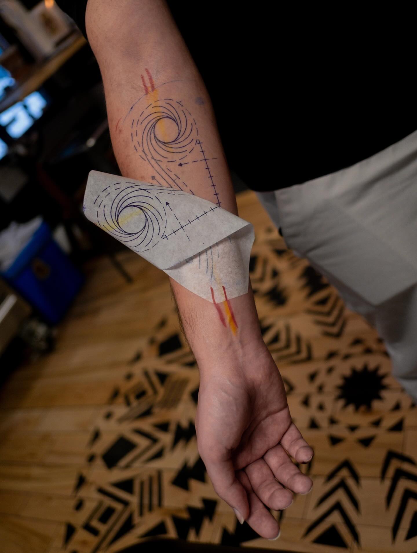 Tattoo by @julinestattoo — geometric