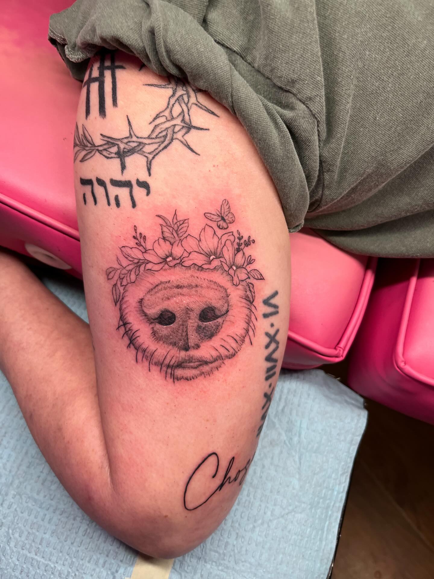 Tattoo by @bodyartbycakens — realism