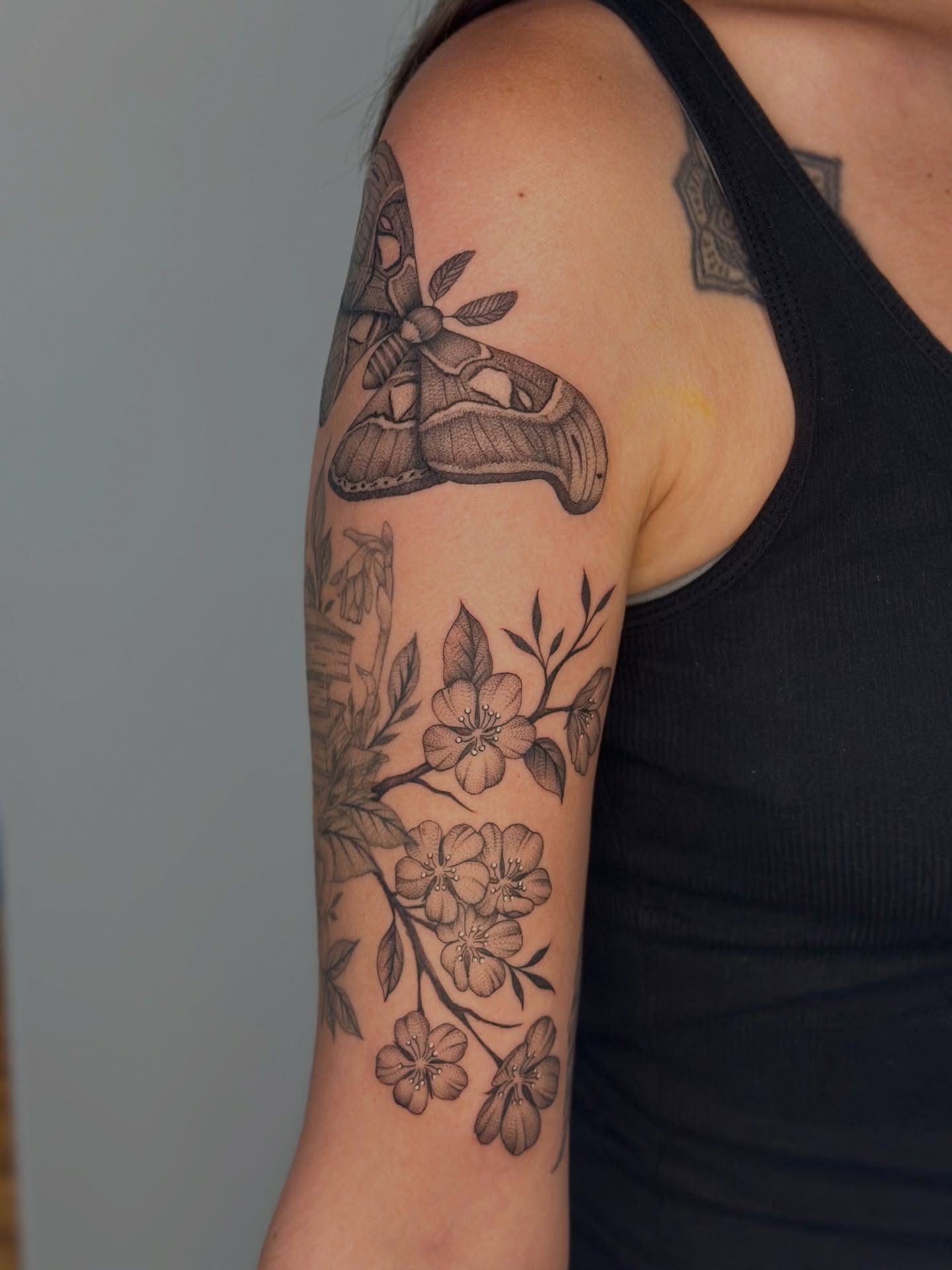 Tattoo by @vreevestattoo โ black_and_grey, realism