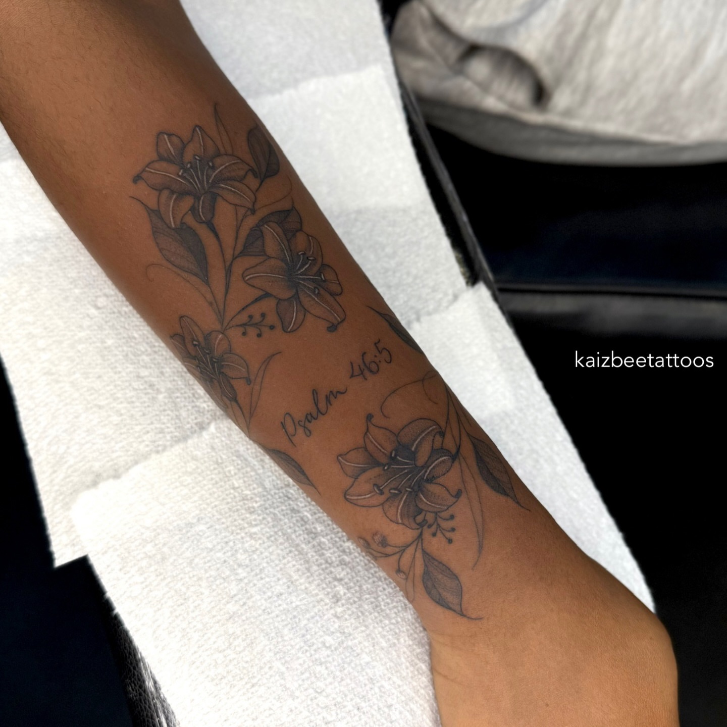 Tattoo by @kaizbeetattoos — black_and_grey