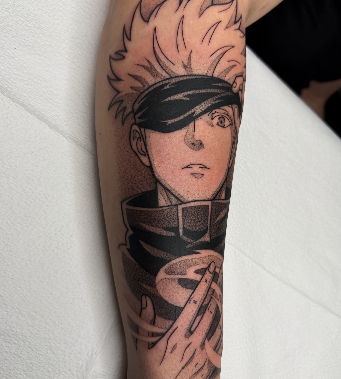 Tattoo by @z__tattoos — dotwork, realism