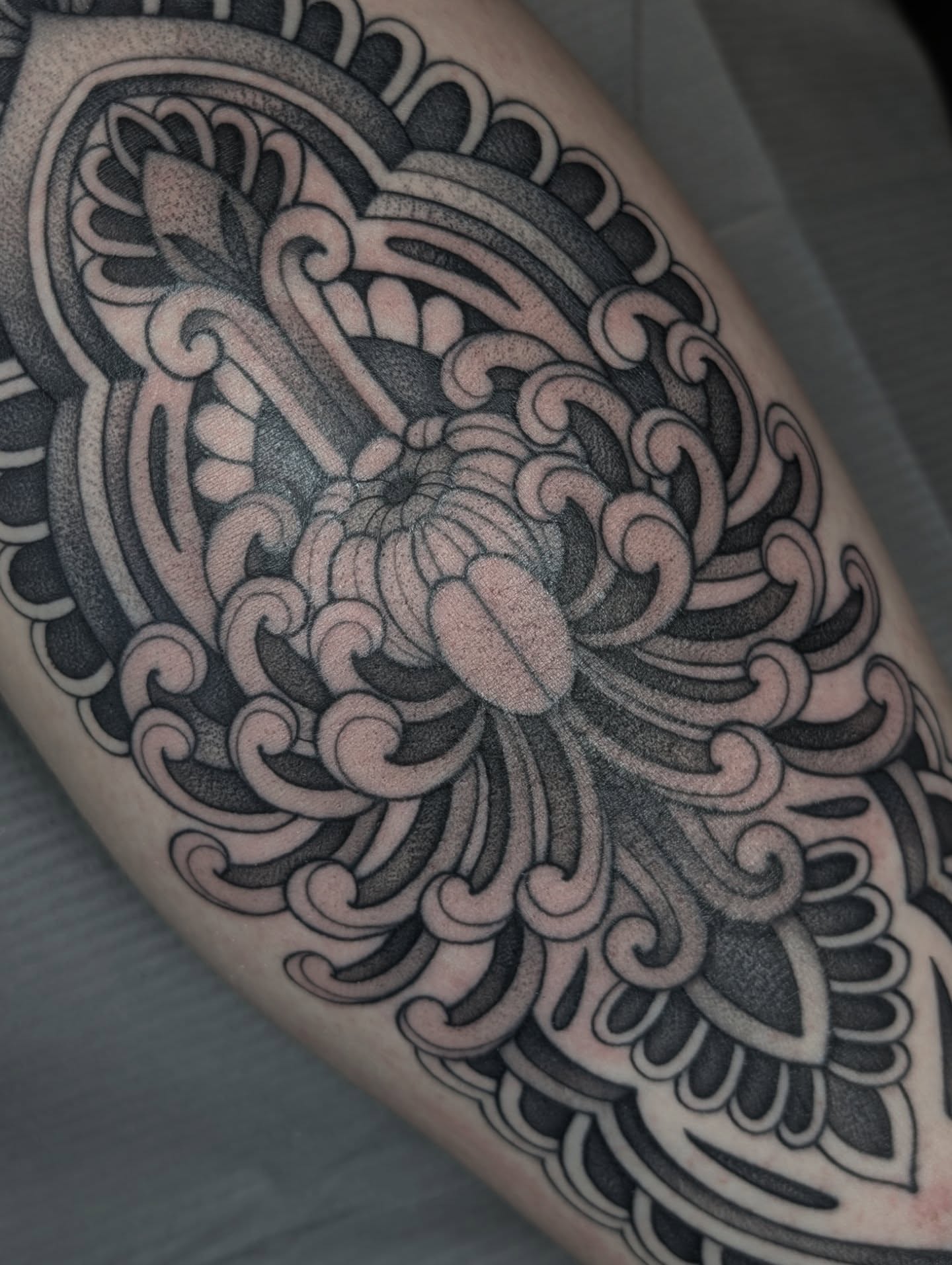 Tattoo by @kattiebaby — black_and_grey