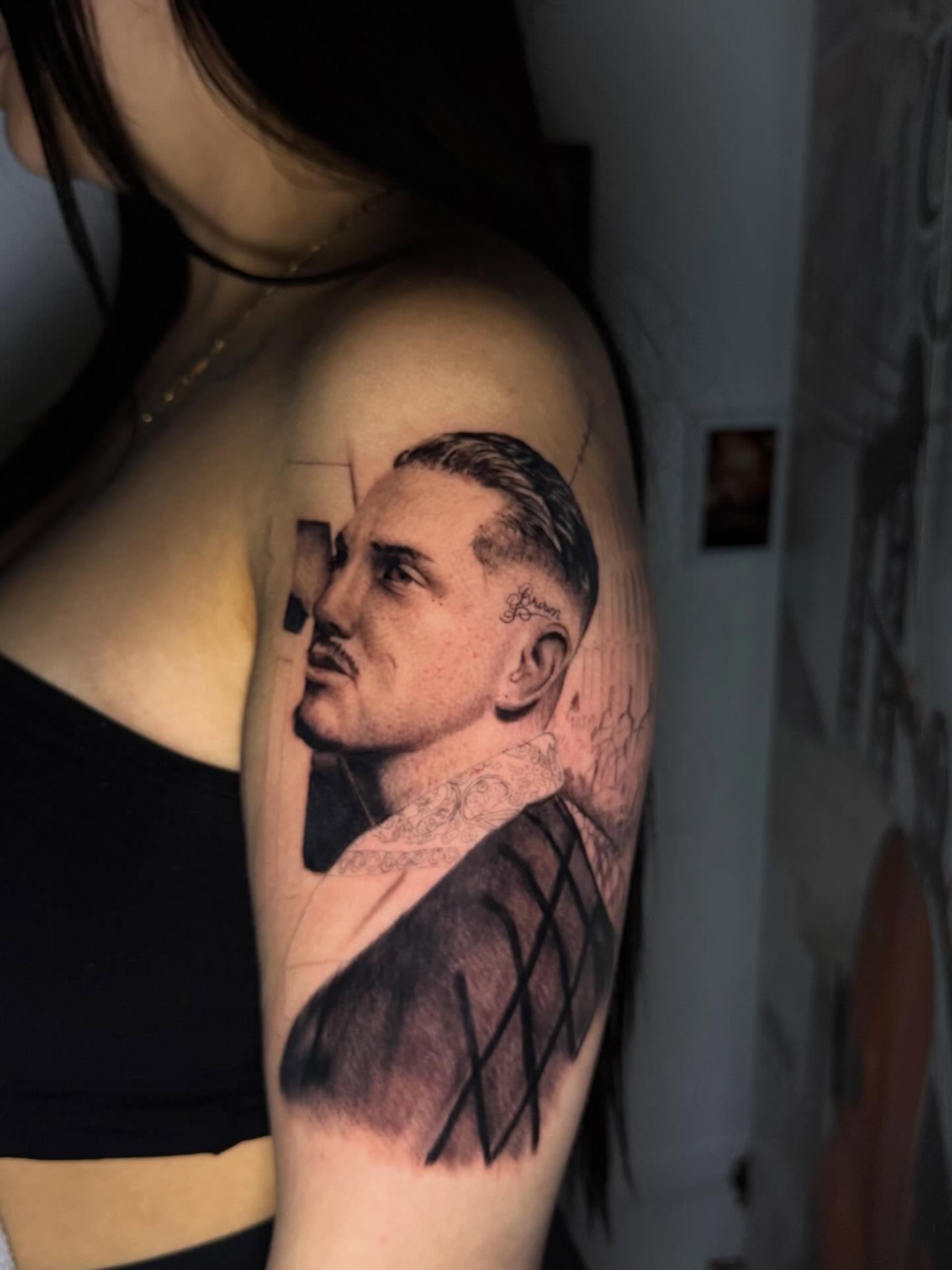 Portrait realism tattoo on the shoulder by πΎππππππππ