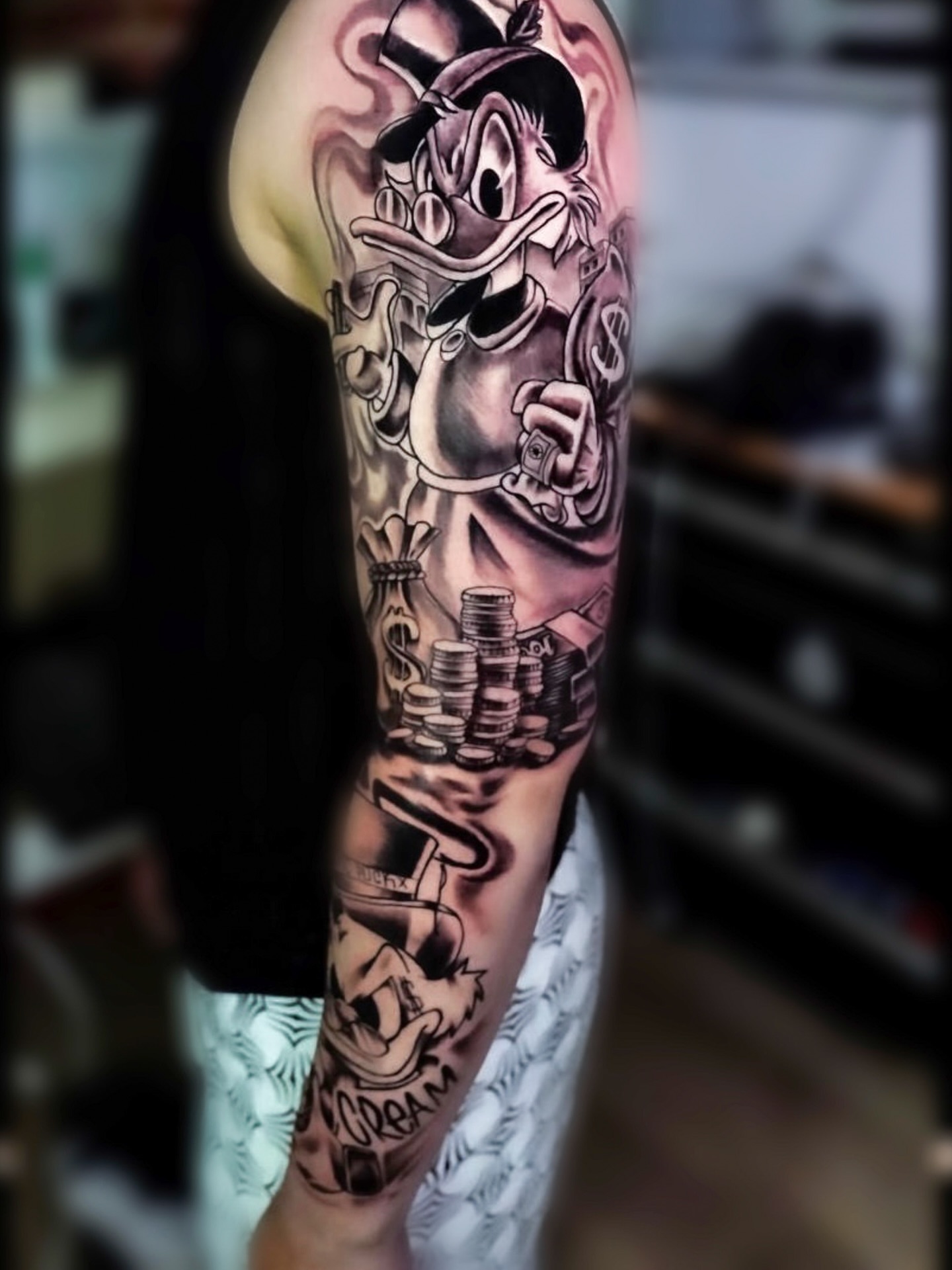 Donald duck American traditional tattoo on the forearm by Elijah Tattoos, San Diego, California