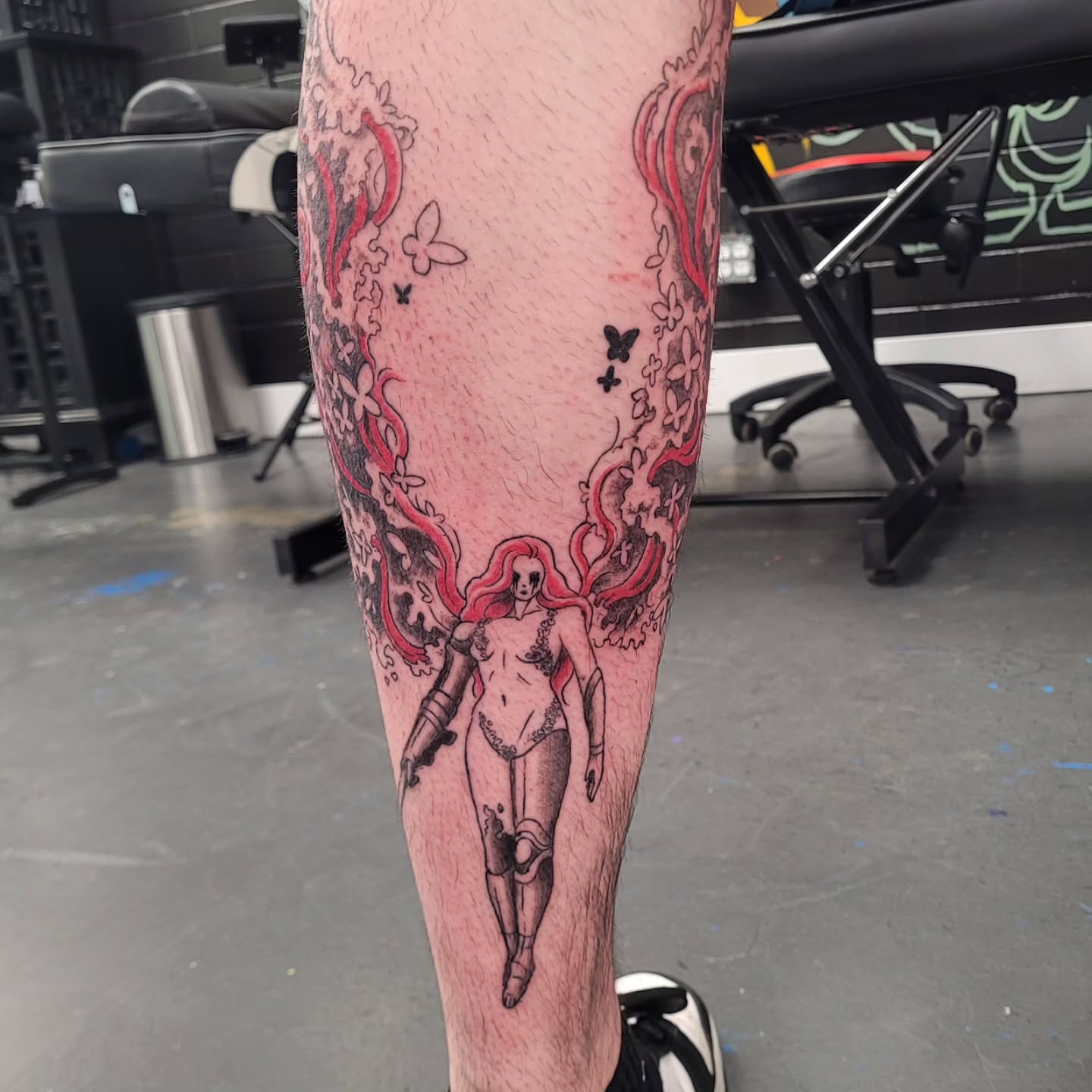 Tattoo by @lariendragon — dotwork, realism