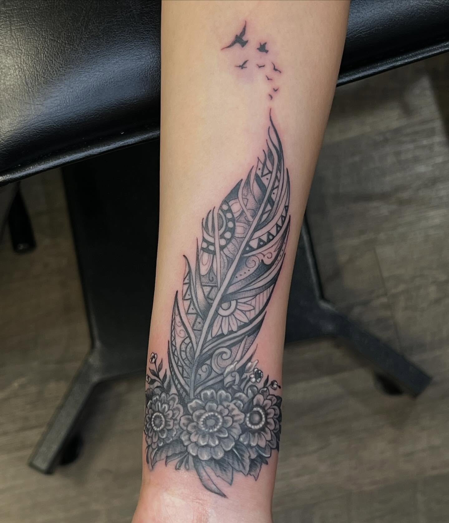 Tattoo by @niz_carrillo — black_and_grey, ornamental