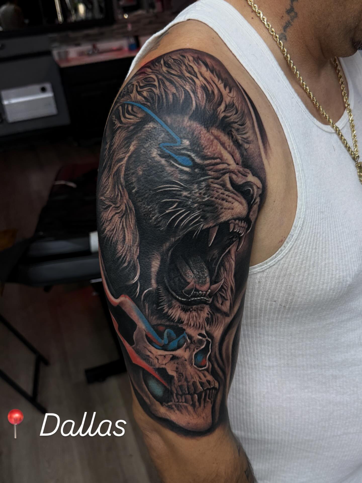 Roaring lion realism tattoo on the shoulder by INK with KIRON 🇳🇵 🇺🇸DTX, Dallas, Texas