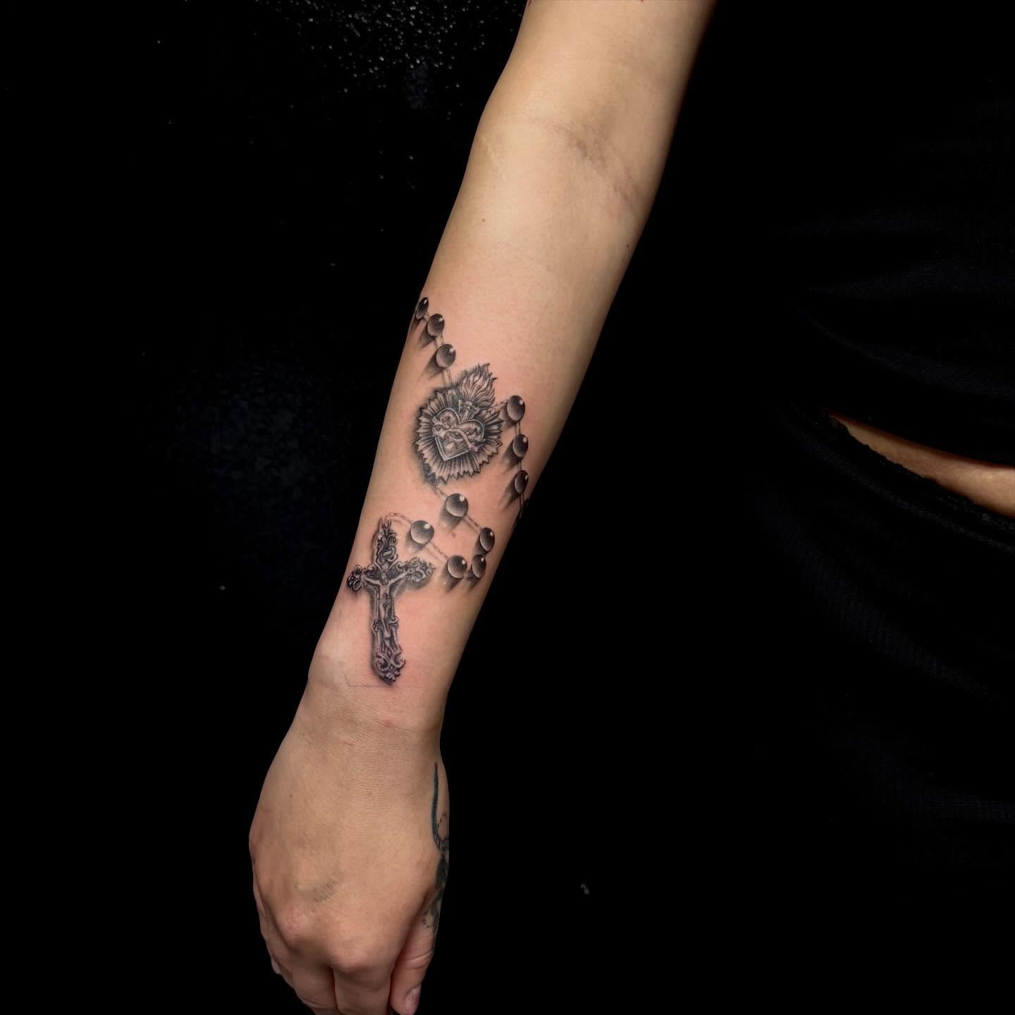 Tattoo by @fuxwithamber β black_and_grey, realism