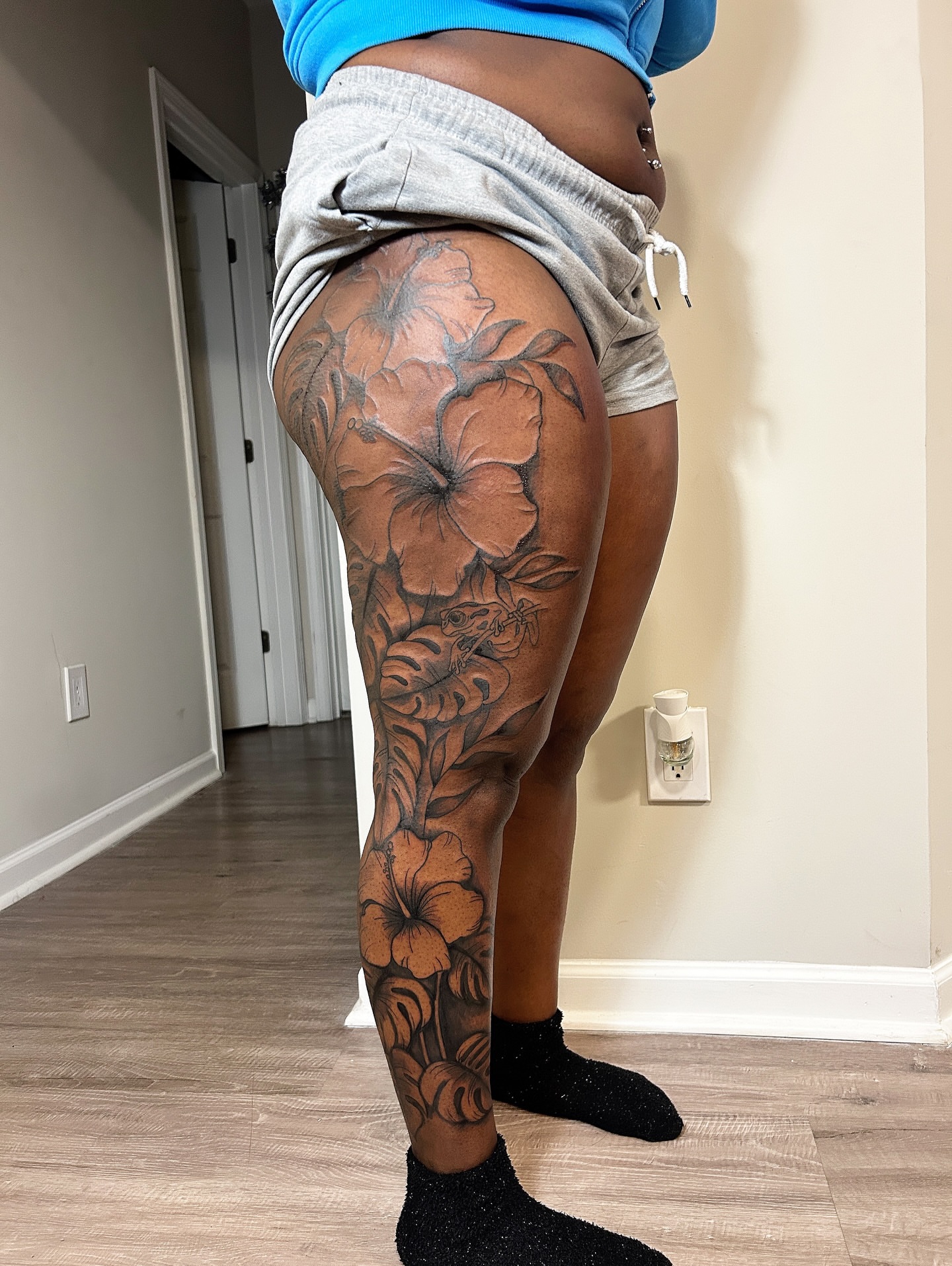 Tattoo by @nylainkedyou — black_and_grey, realism
