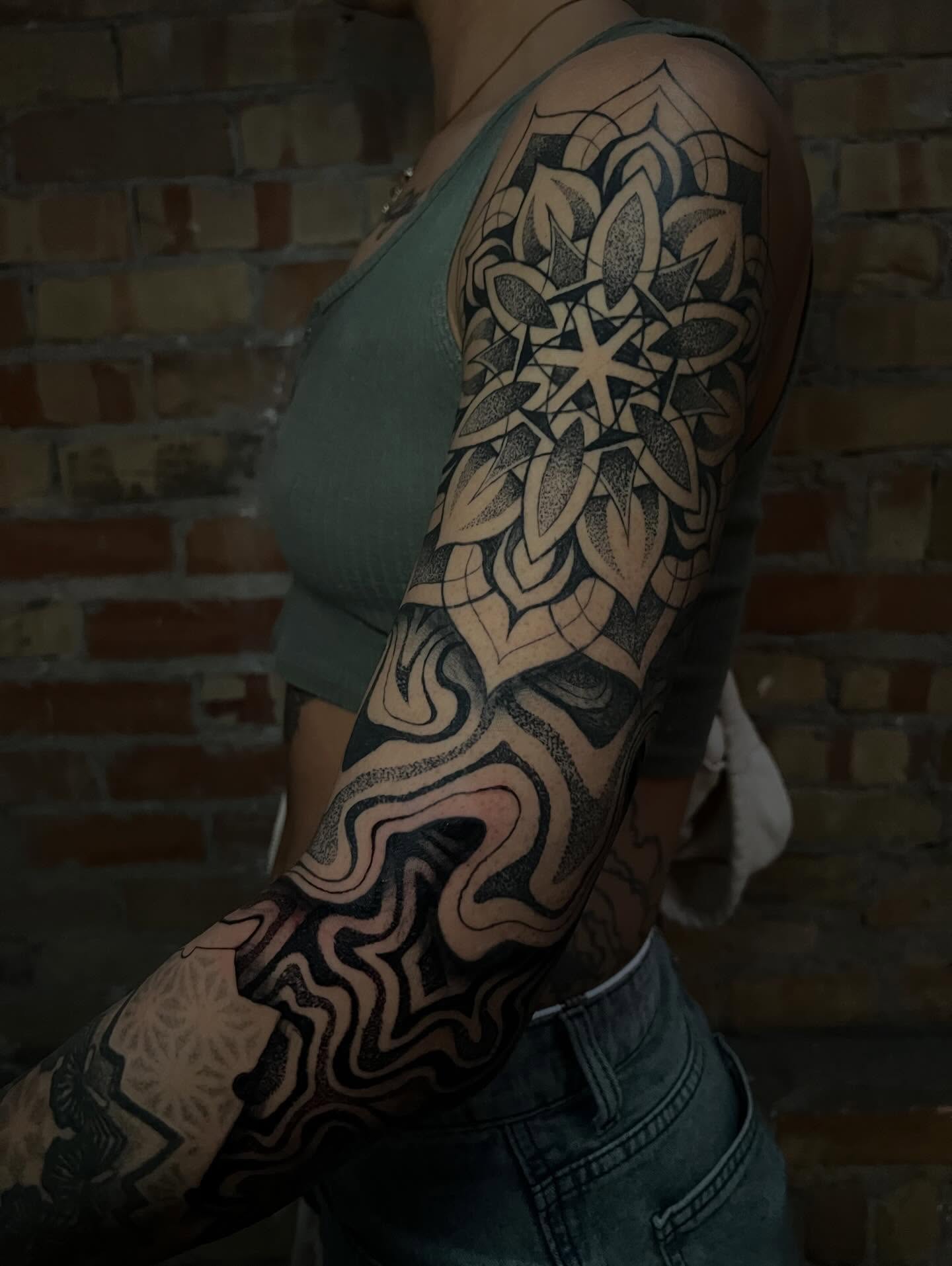 Tattoo by @frankendots — dotwork, geometric