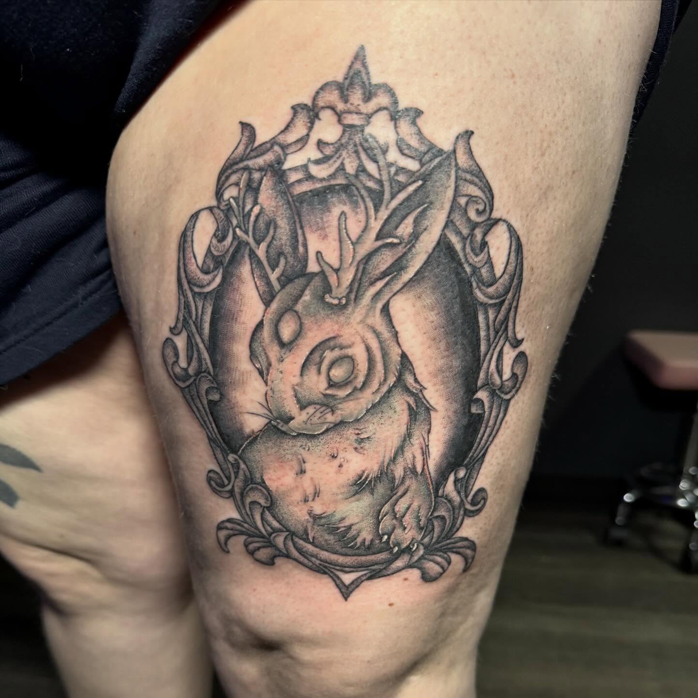Rabbit and rose realism tattoo on the thigh by amelia morse ⋆。°✩ mi tattoo artist
