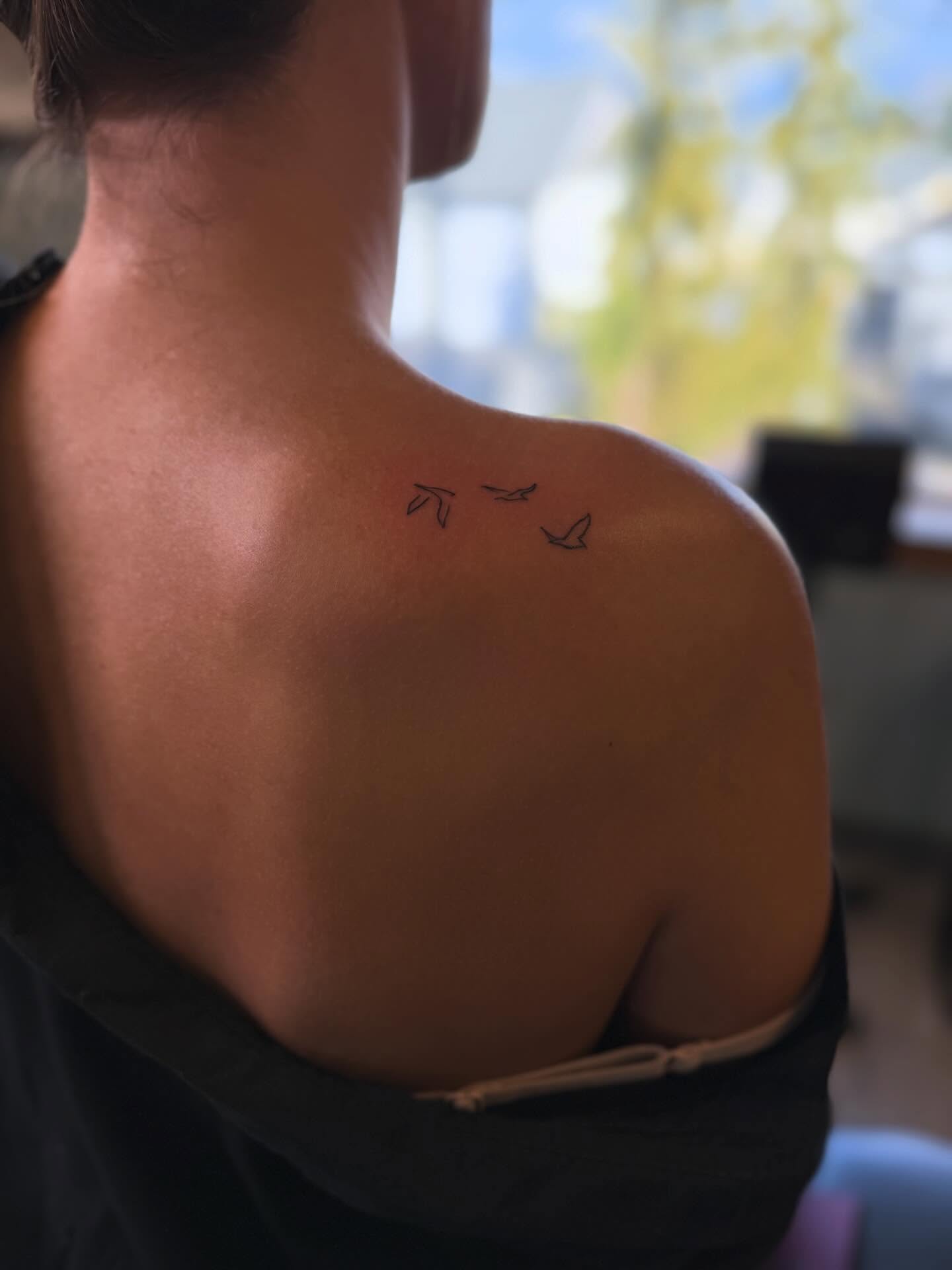 Tattoo by @hannahleetattoos — fine_line