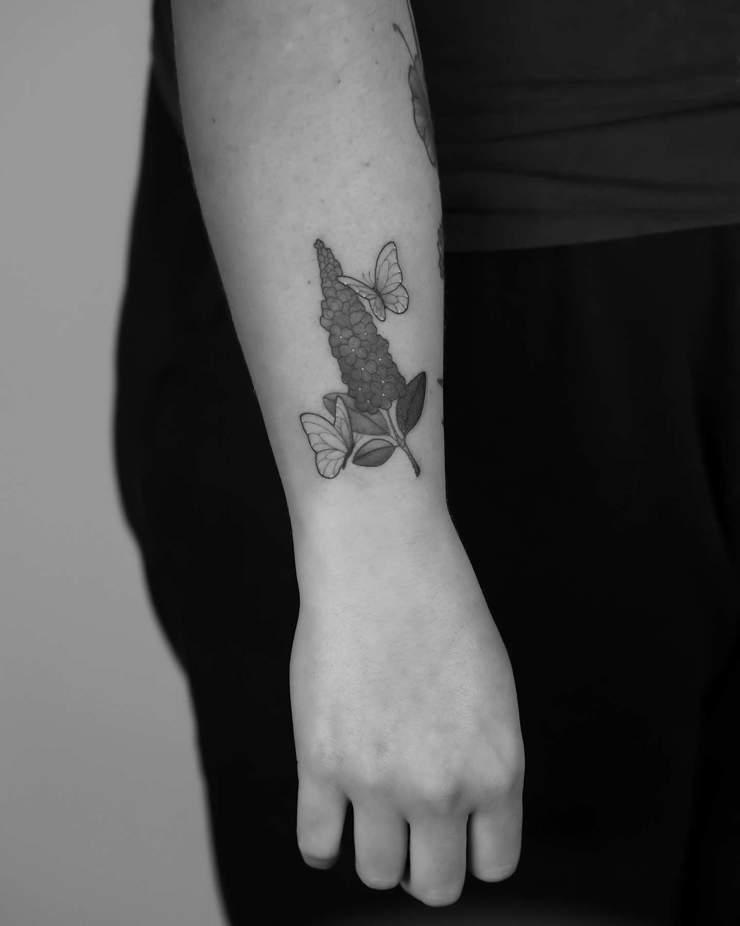 Tattoo by @jennaleeshaaktattoo β black_and_grey