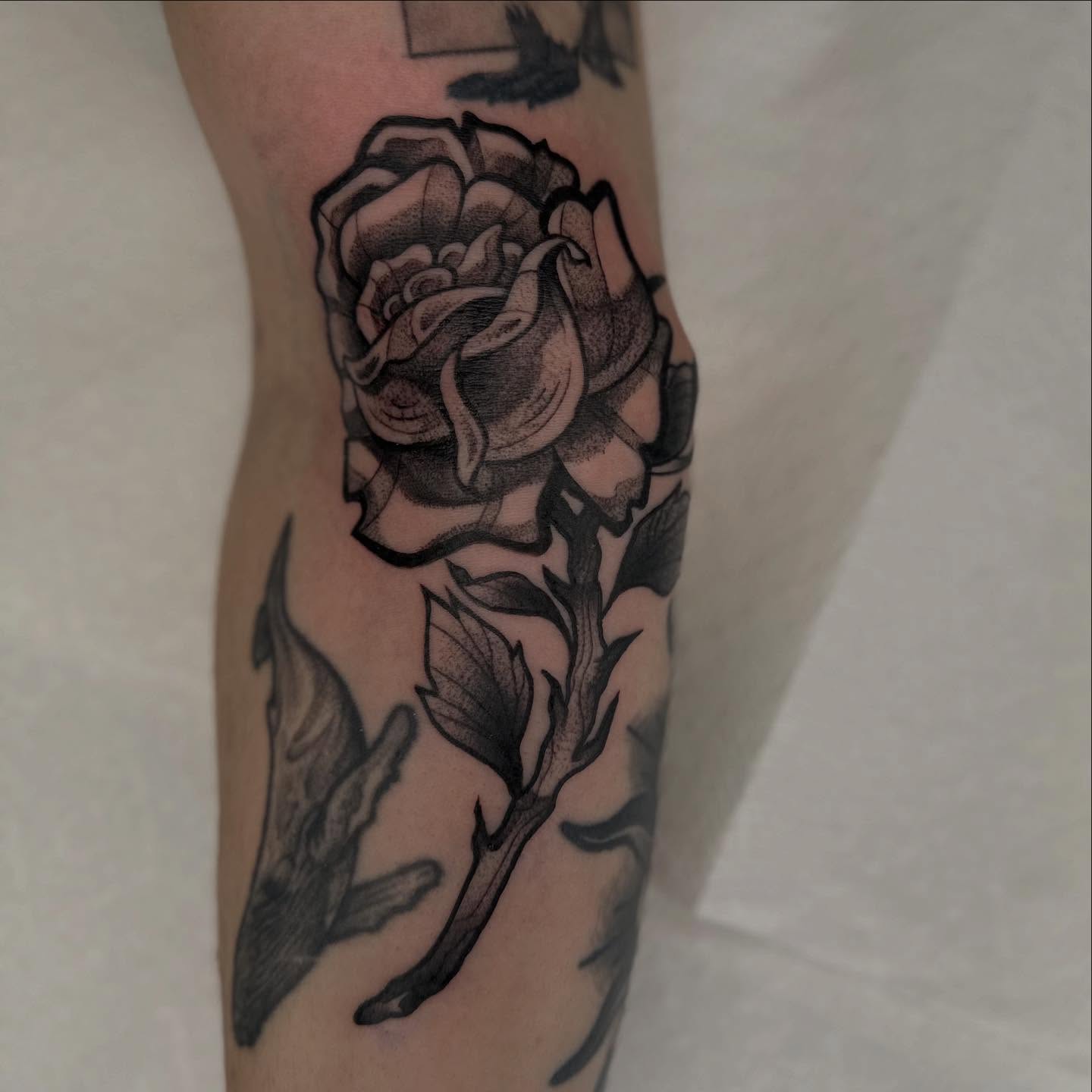 Rose realism tattoo on the forearm by Dana Smithson-Taylor ๐ณ๏ธโ๐