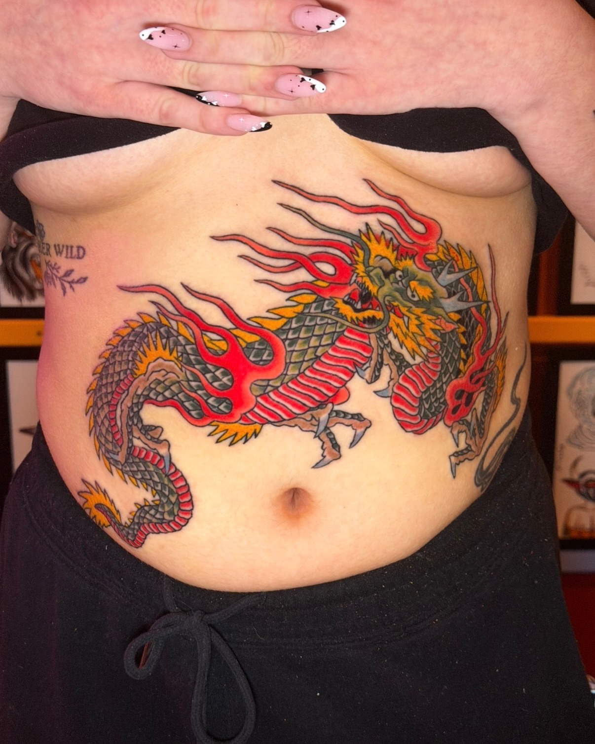Dragon American traditional tattoo on the torso by ๐
๐ฆ๐๐ซ๐ ๐ ๐๐ข๐ฉ๐ฆ๐ ๐ฆ๐ ๐๐๐ฏ๐ฆ๐