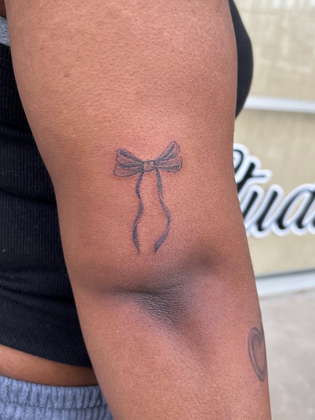 Tattoo by @tatman_cris โ fine_line, minimalist