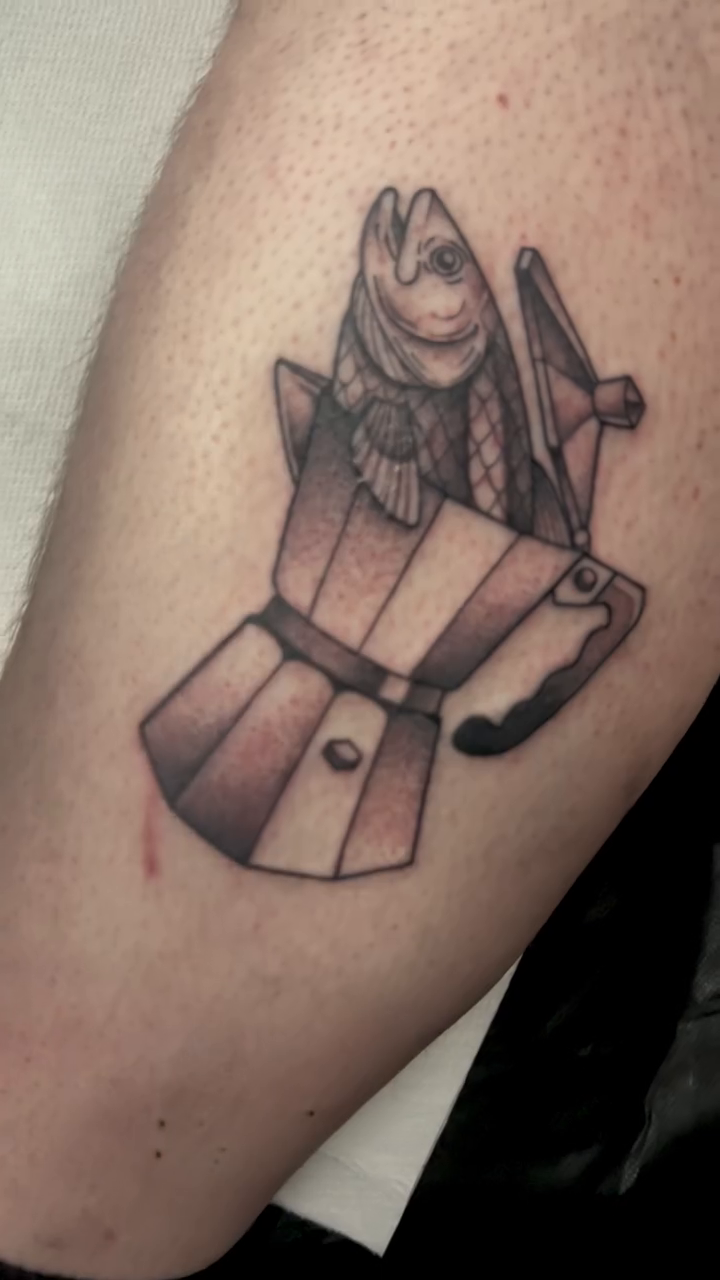 Moka pot with a fish realism tattoo by 𝙻𝚒𝚊 𝙹𝚎𝚙𝚙𝚎𝚜𝚎𝚗
