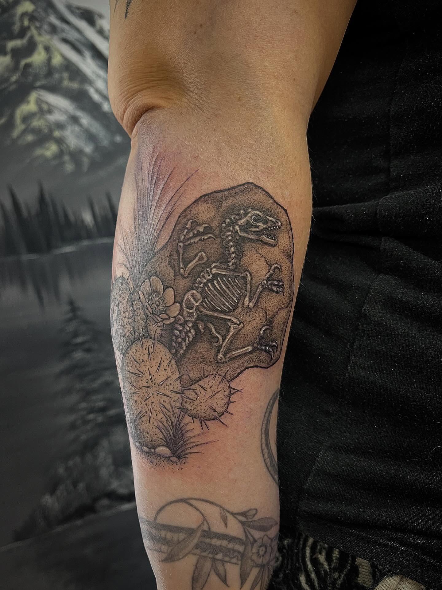 Tattoo by @jazzyhandswpg — black_and_grey, realism